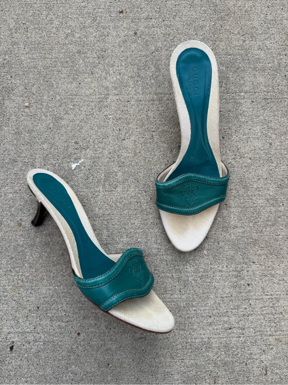 Vintage Y2K Gucci Teal Leather Slip-On Mule Kitten Heels